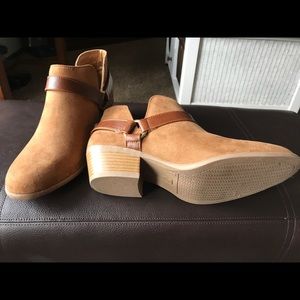 American Eagle booties